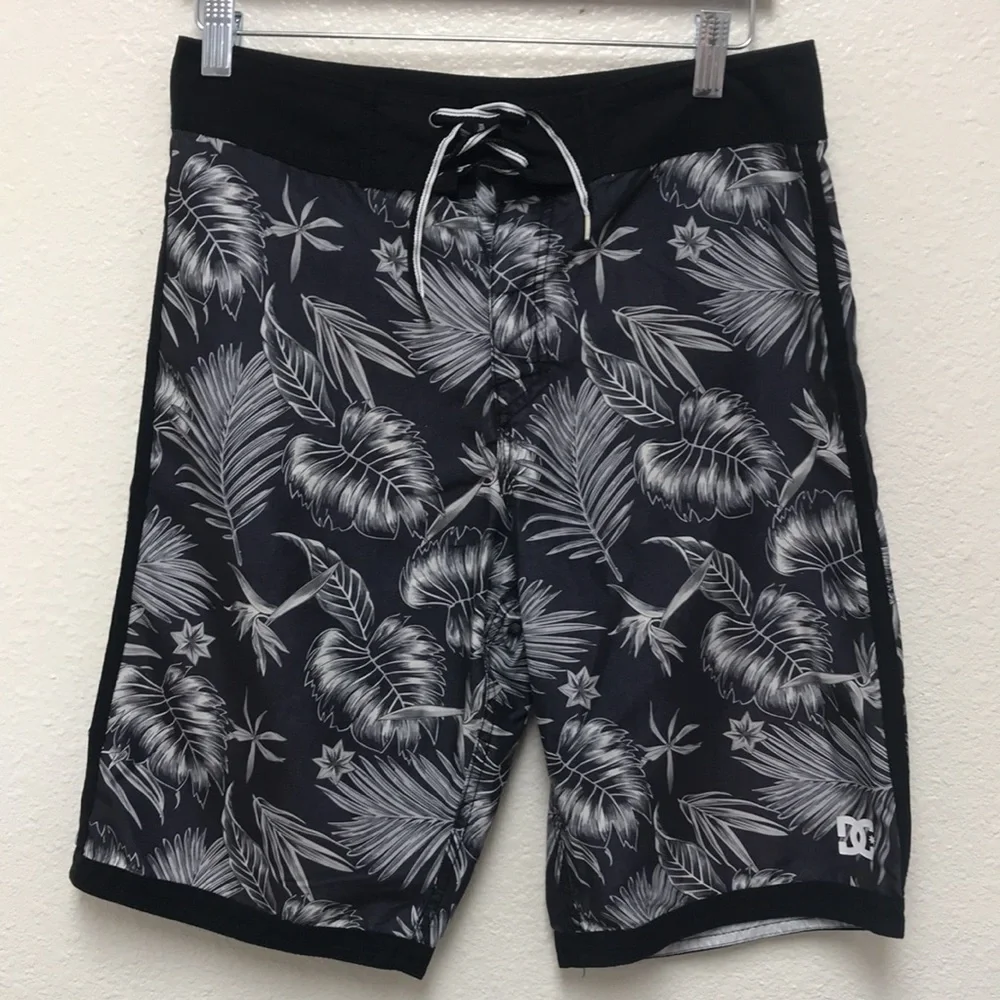 DC Boy’s XL Plant Leaves Tropical Swim Trunks Black and Gray Board Shorts